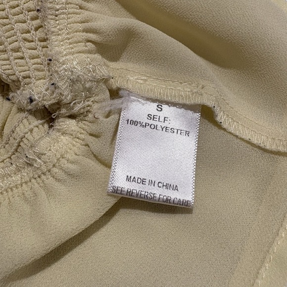 Heatherly Woman's Gale Yellow Smocked Cropped Blouse Short Sleeve Size Small - Picture 6 of 7